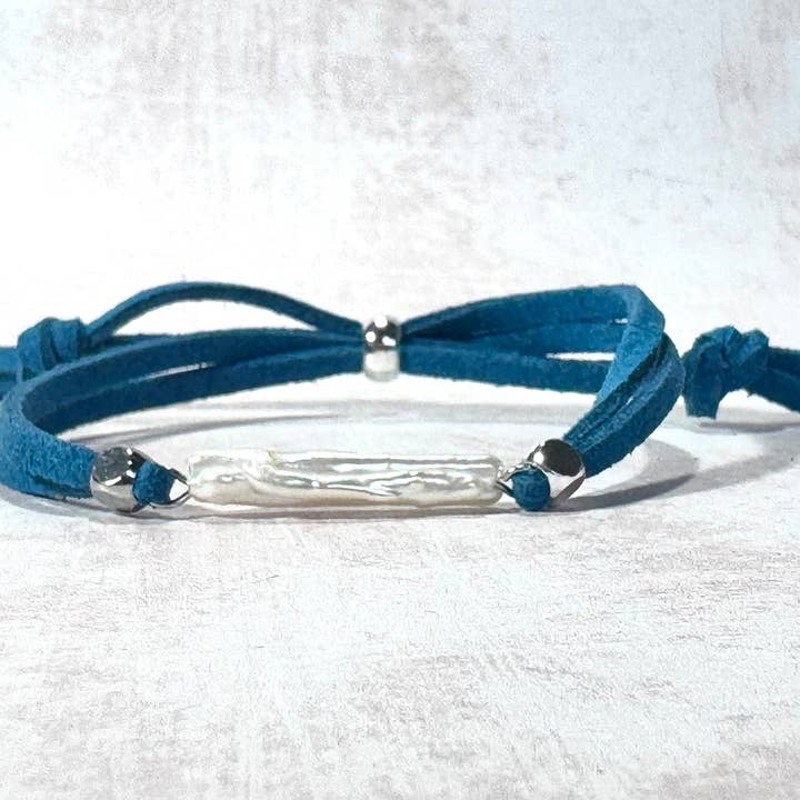 STOSA – wholesale Beaded bracelet – Freshwater Pearl Bracelet with Teal Faux Suede3