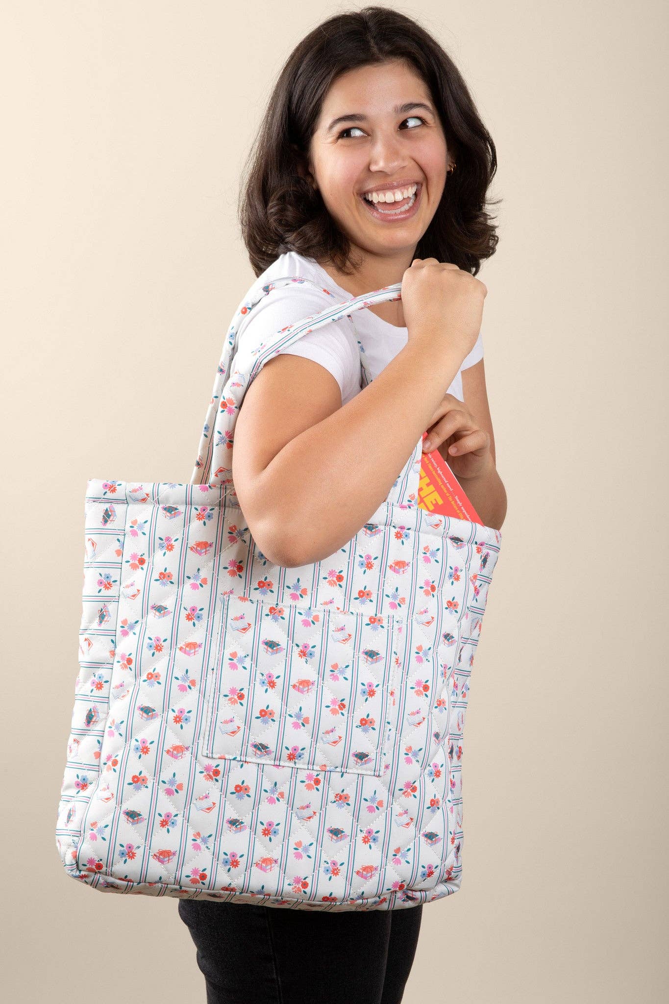 Inkwell Threads - Wholesale Tote Bag - Women's - Floral Stacks Quilted Tote3