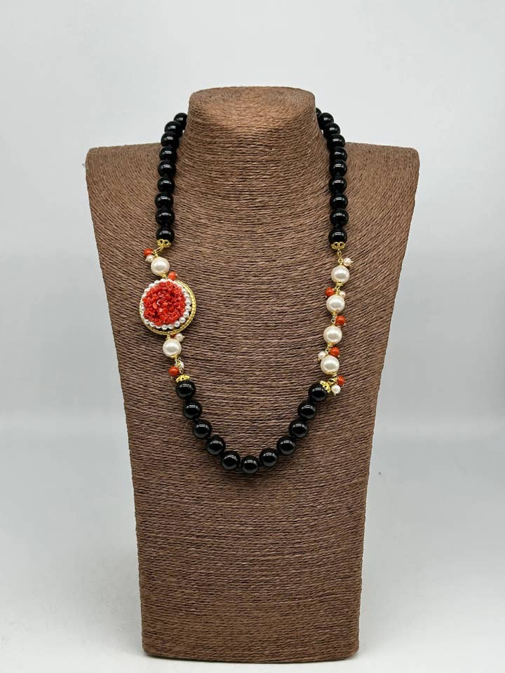 Colar Cerâmico Caltagirone com Medalhão de Coral e Pérolas V.4 por atacado de DD Ceramiche Siciliane