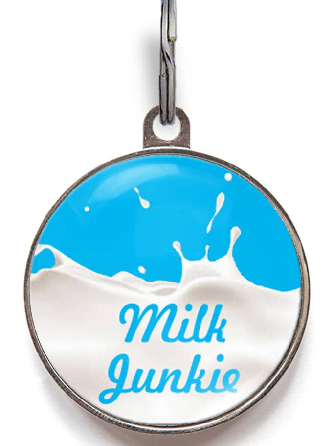 Milk Junkie Smart Cat-ID-tag voor wholesale door WagATudeTags