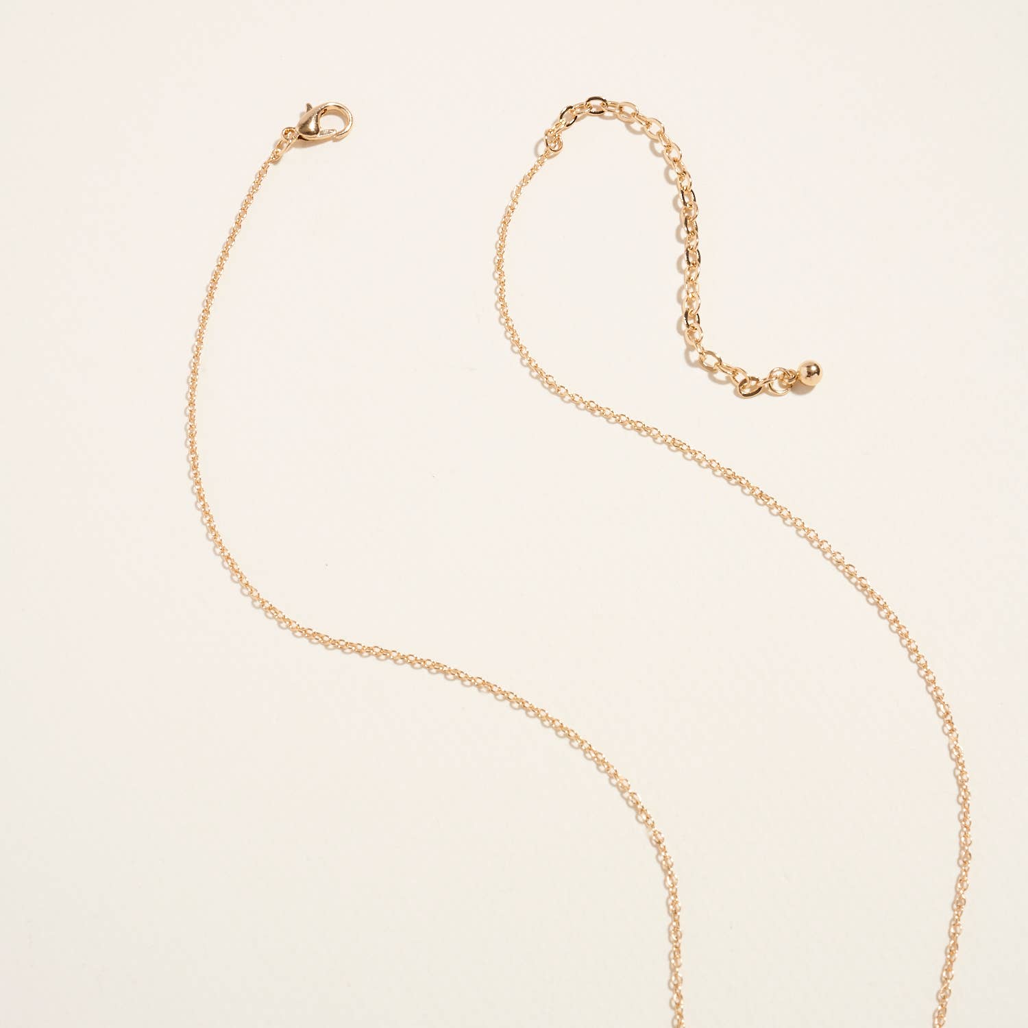 Designature New York – Großhandel Kette mit Anhänger/Charm – Bär mit Blumenform Farbe Emaille Kurze Halskette1