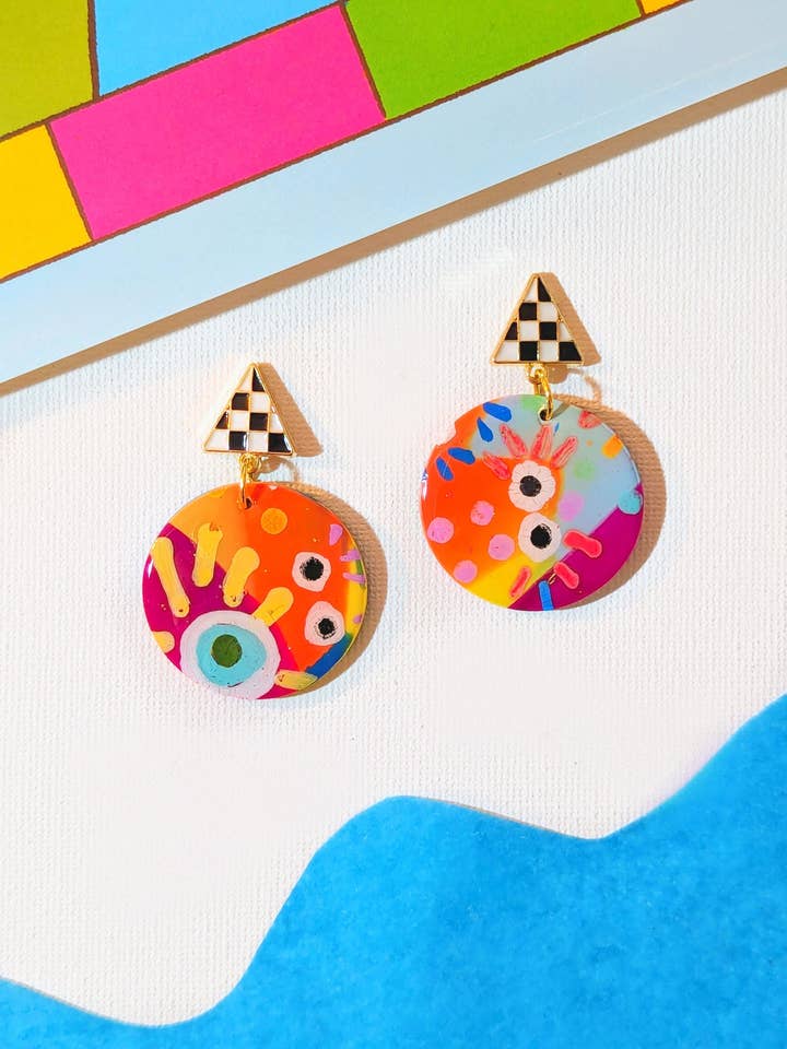 Handgemalte Kreise mit karierten Oberseiten für den Großhandel von Delaney and Blu