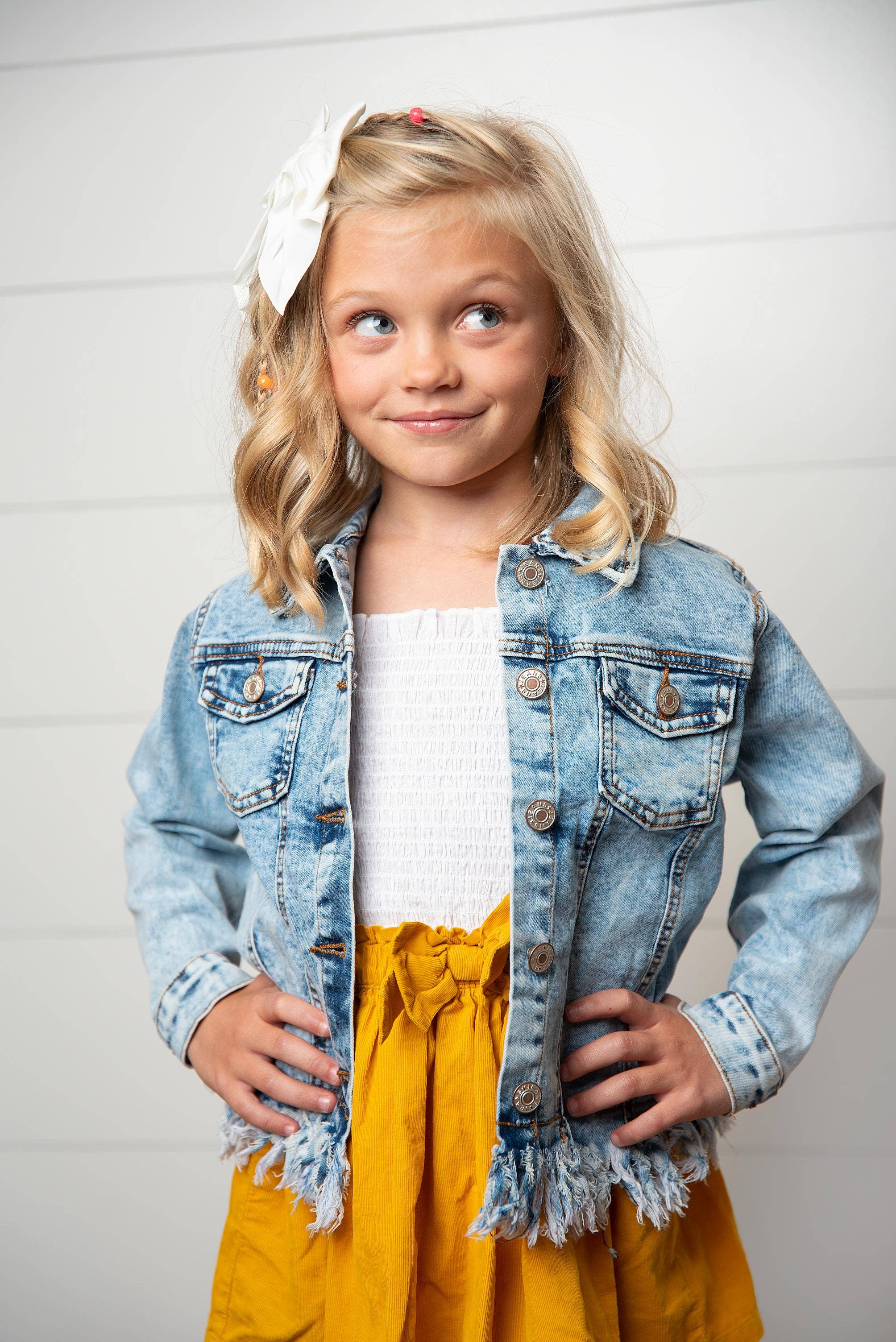 Oopsie Daisy - Wholesale Denim Jacket - Kids - Kids Light Wash Faded Denim Fringe Winter Button Jacket