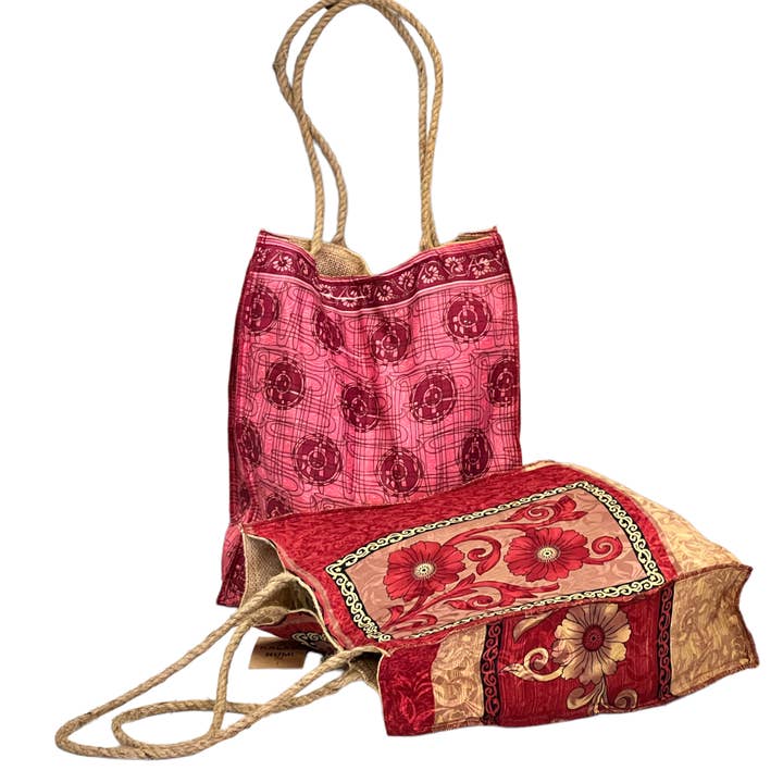 Shopping bags reversibles seda/juta Pack 10 y otras tendencias de Resultados para bolsos esparto al por mayor. Devoluciones gratuitas y condiciones de pago a 60 días en Faire en Faire.