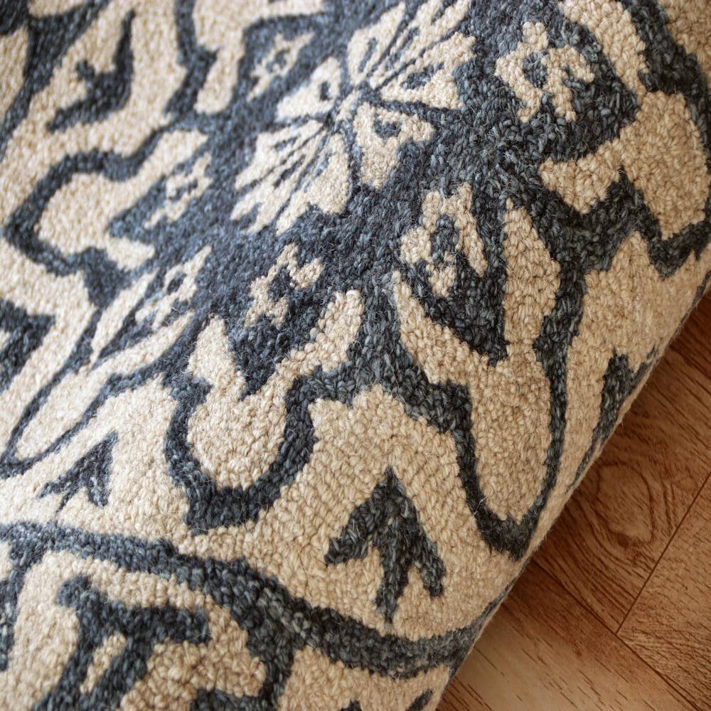 LR Home - Wholesale Area Rug - Beatrice Floral Ivory Blue Classic Round / Hearth Area Rug4