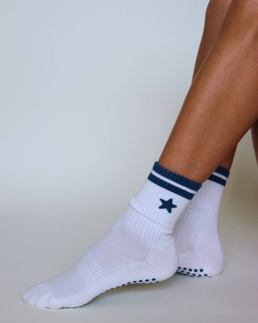 California Grip Socks - Wholesale Socks - Women's - The Star Grip Socks1