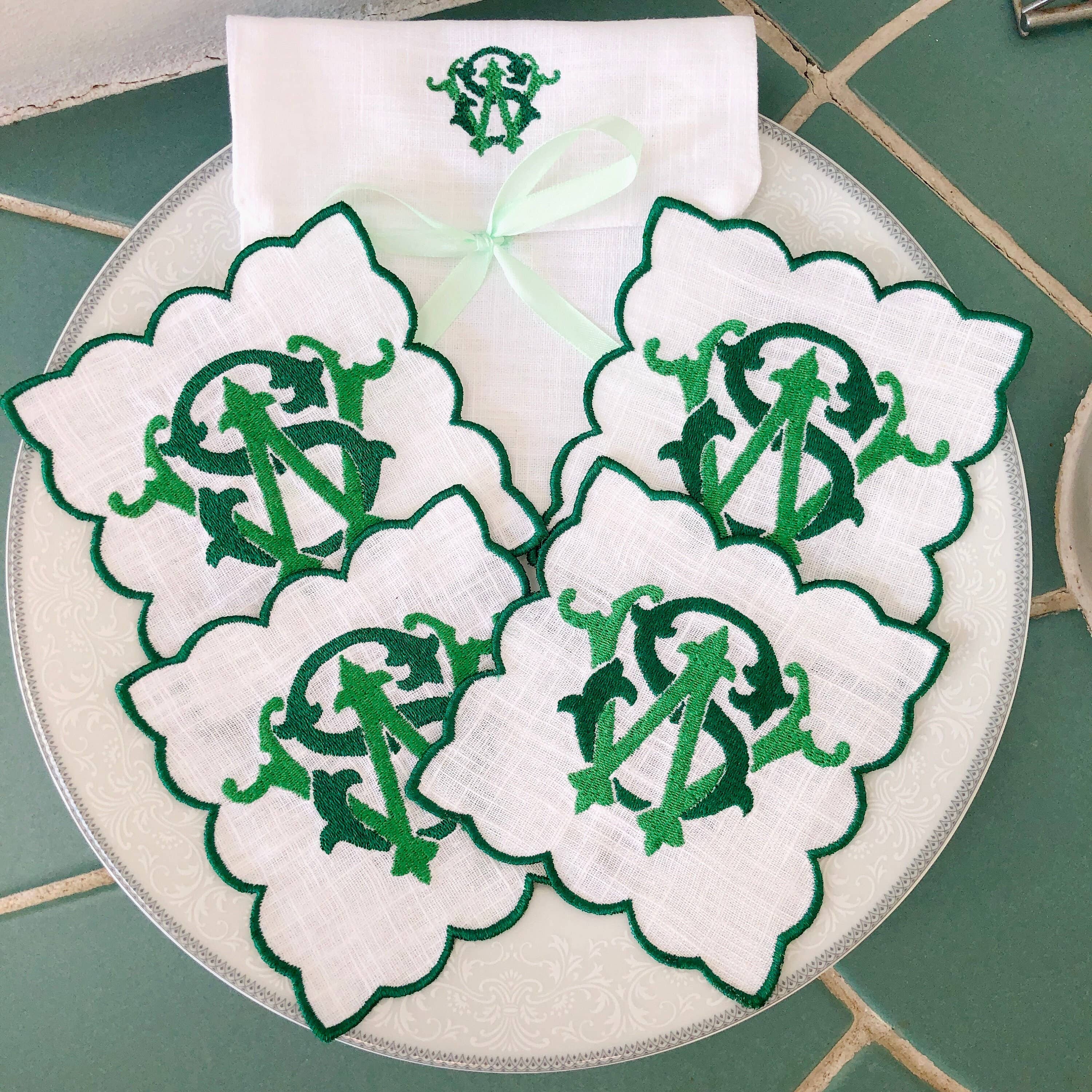 Belle Linen - Vendita all'ingrosso Tovaglioli da tavola in stoffa - Set da 4 tovaglioli cocktail in lino con monogramma di 2 lettere e bordo a scallop6