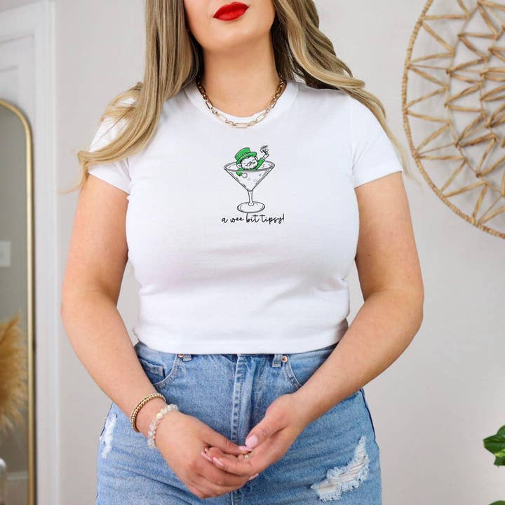 St. Patrick's Day Leprechaun Martini Dames Baby T-shirt voor wholesale door FizzCandy Designs