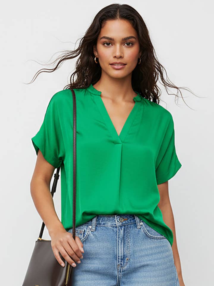 Normale blouse met wijde schouders - SU voor wholesale door Naked Zebra