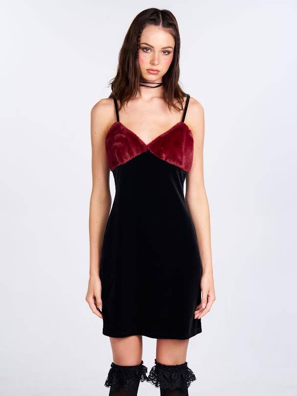 Primadonna klänning i sammet för wholesale av Pretty Damage