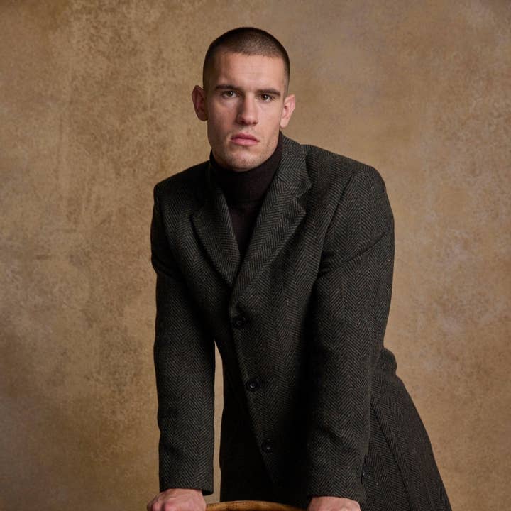 Owen Tweed Coat - Donegal Pine Herringbone and other Purchase Wholesale gemyse jacken. Free Returns & Net 60 Terms on Faire trending on Faire.