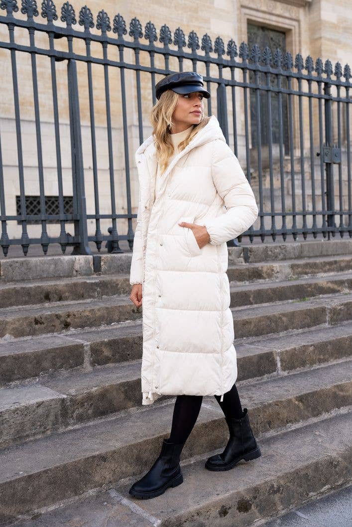 Attrait Paris - Wholesale Puffer Jacket - Women's - Long quilted down jacket with hood2