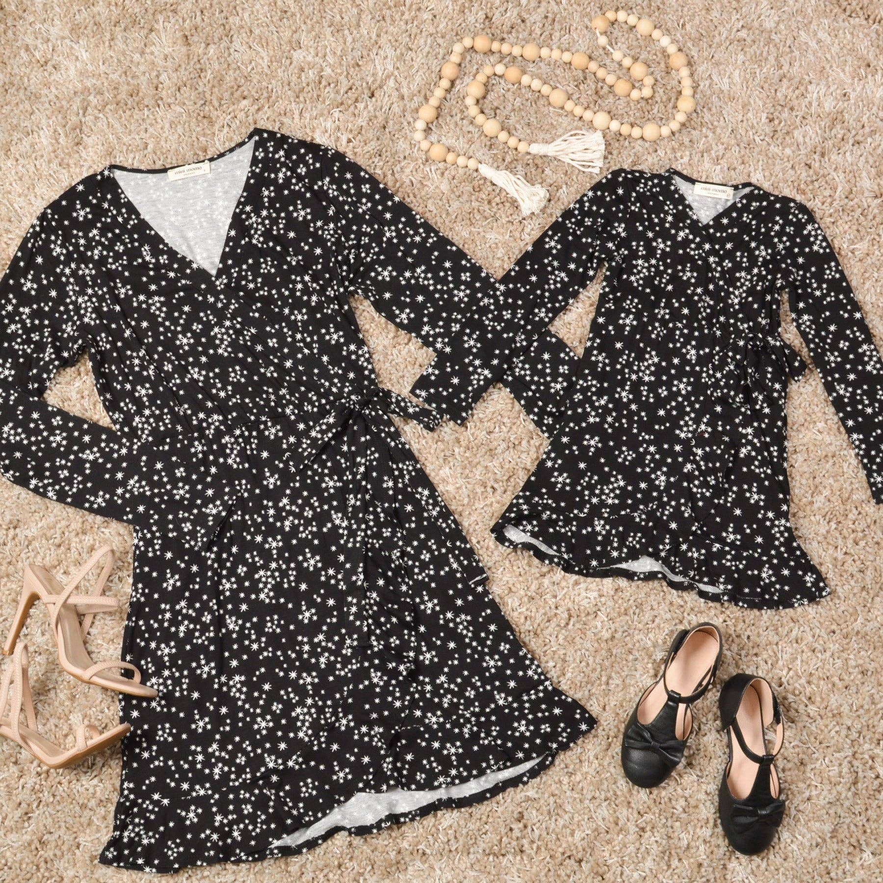 Loven x Mini Momo – Vestido - Crianças por atacado – Vestido com amarração falsa em jersey estampado para mãe e filha - combinação infantil9