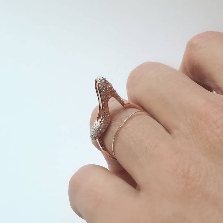 Edler rosa Fersenring für den Großhandel von Miss Bibi