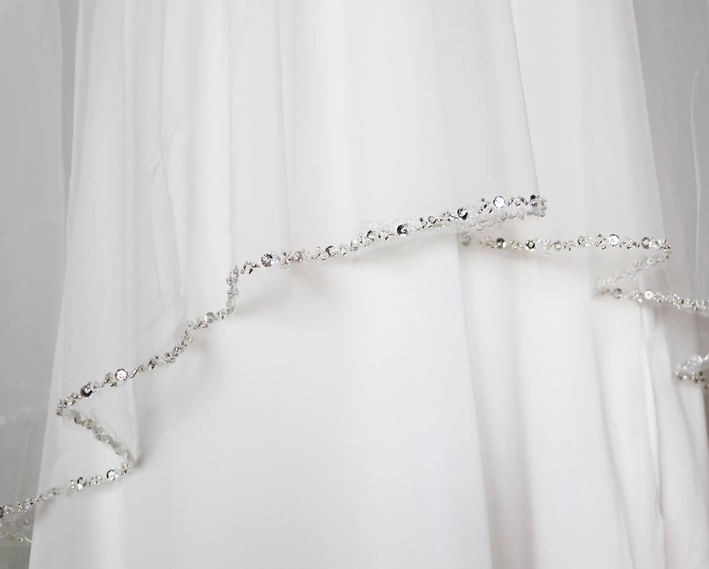 allureweddingjewelry – wholesale Veil – Women’s – Two Layer or One LayerCrystal Edge Wedding Veil with Blusher3