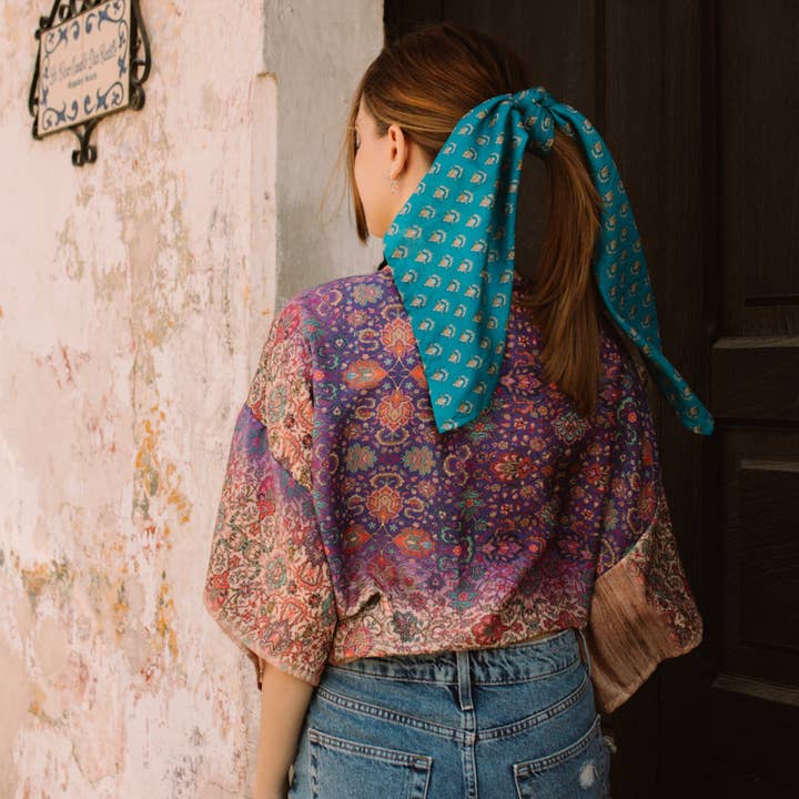 Kimono corto Bloom per la vendita all'ingrosso da parte di AMANSH