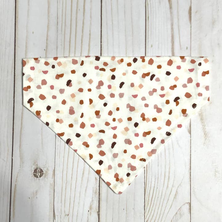 Bandana para animais de estimação em tecido Mauvey Terrazzo Print por atacado de MDStickerShop