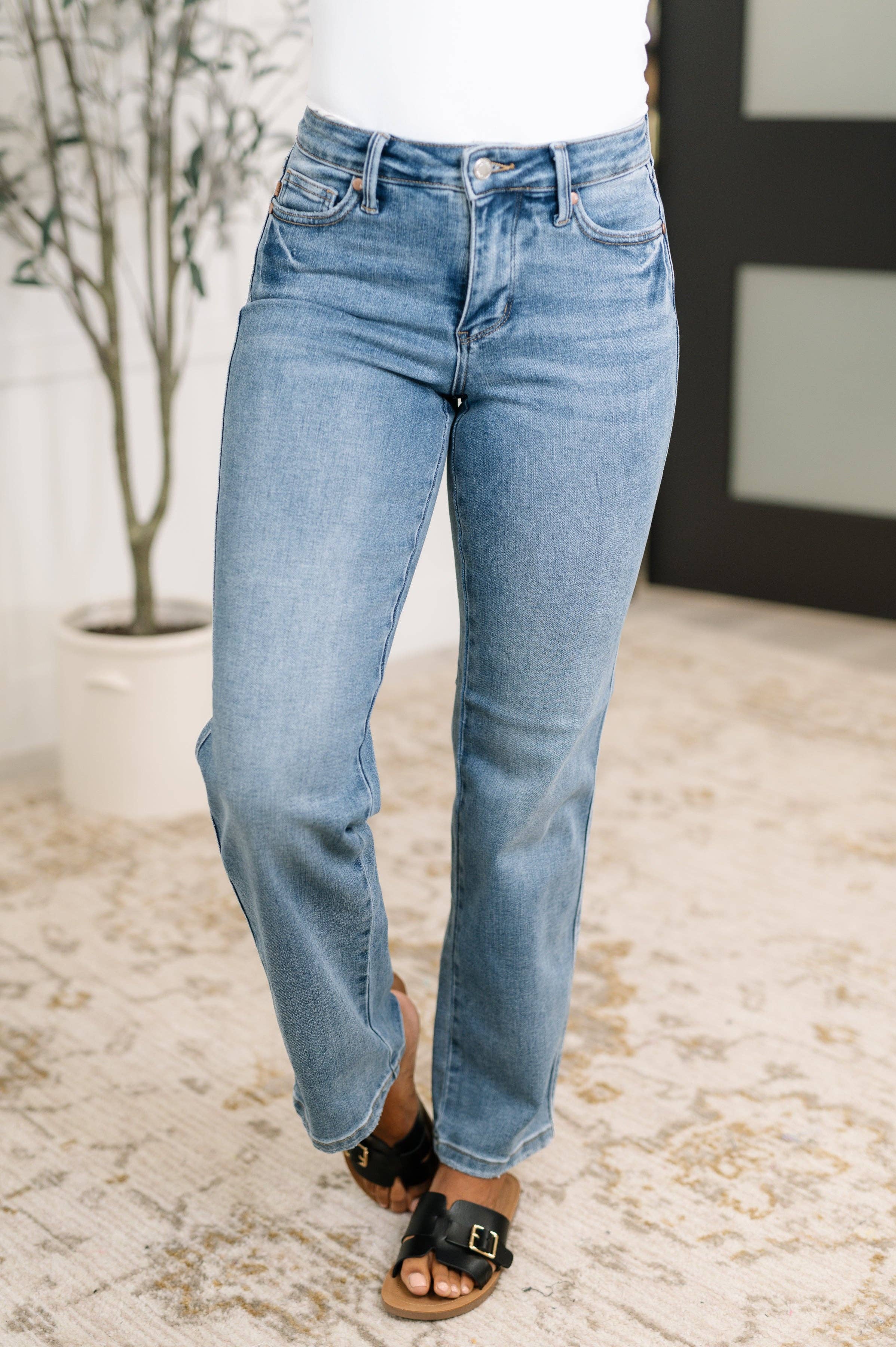Avenue Wholesale - Wholesale Jeans - Women's - Judy Blue Mid Rise Control Top Vintage Straight Jeans