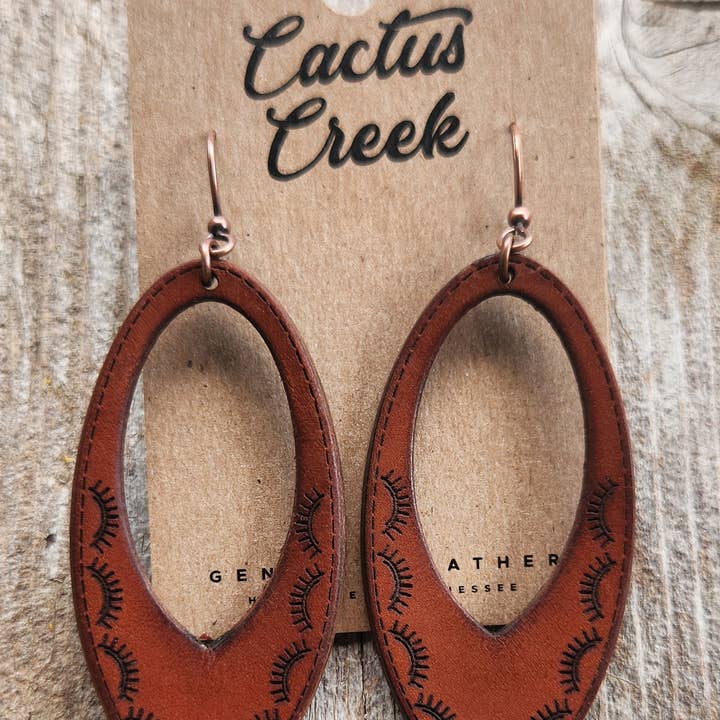 Cocklebur & Co. – Großhandel Ohrhänger – Handgefertigte Lederohrringe „Bailey“5