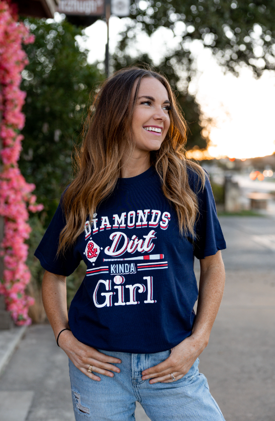 Jadelynn Brooke – Engroshandel T-shirt med print - Dame – K&C Diamonds & Dirt Kinda Girl - Kortærmet (Navy)1