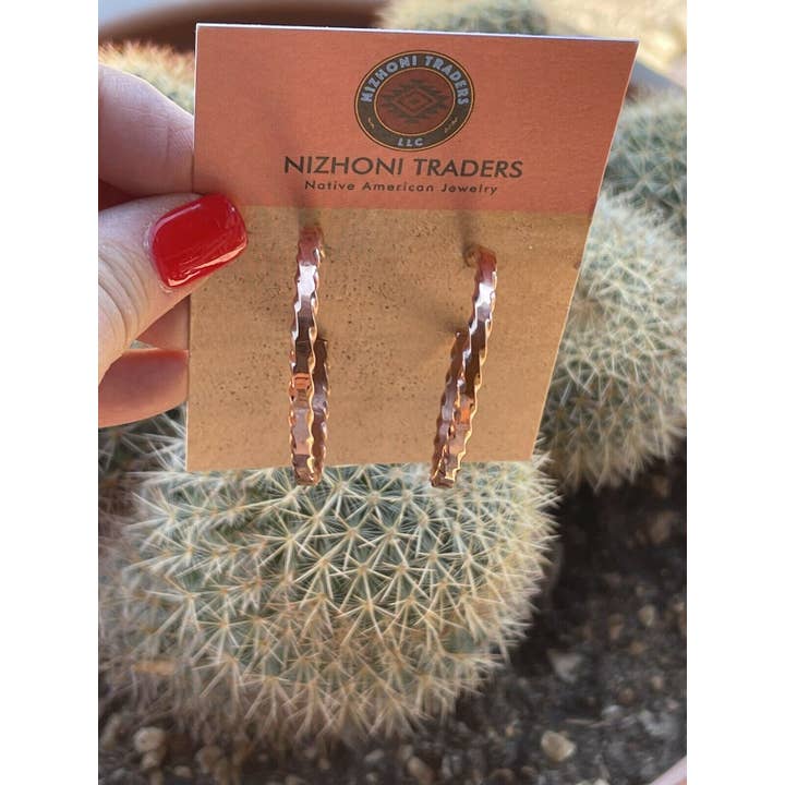 Nizhonitradersllc - Venta al por mayor Pendientes de aro - Aros tipo argolla estilo cuerda de cobre Navajo