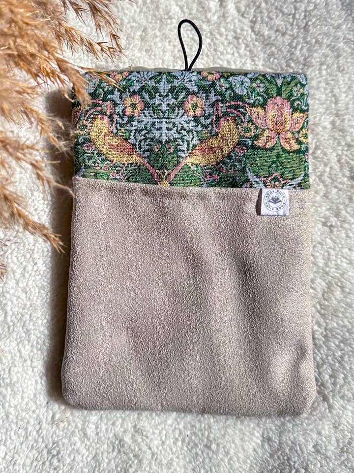 Booksleeve "Jeanne 1.0" for wholesale by BookBijou