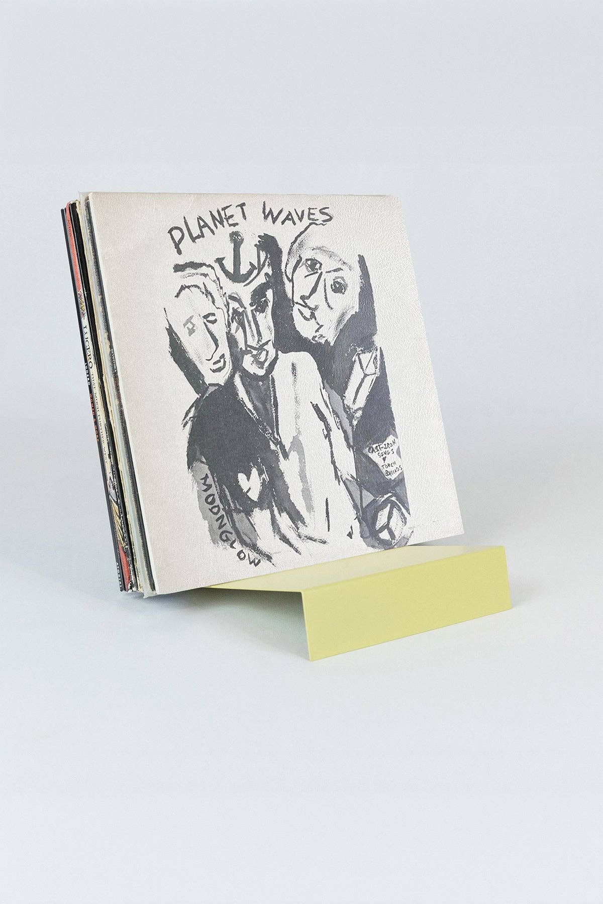 Upton - Venta al por mayor Revisteros - Soporte para LP - Amarillo Pálido4