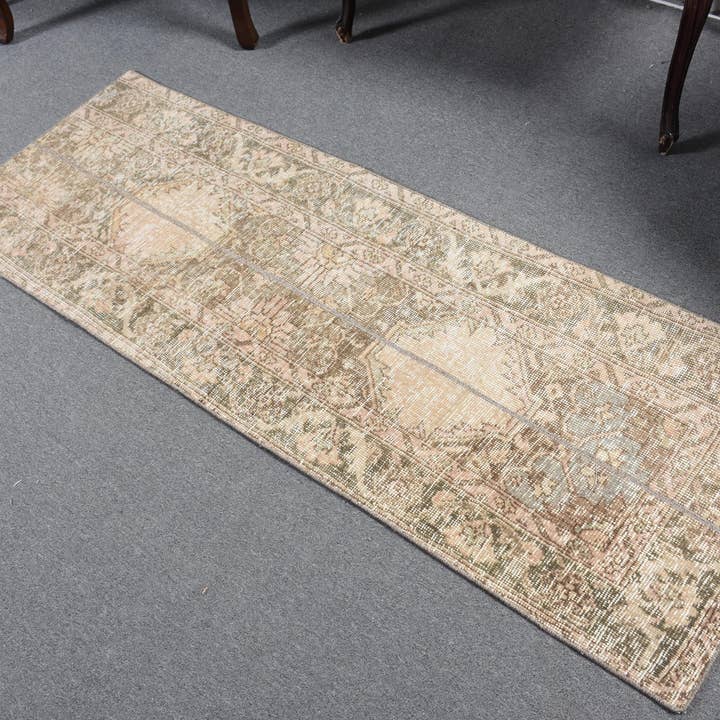 Vintage tyrkisk løber 2,1 x 6 ft, brun-beige patchwork-tæppe for engroshandel hos Vintage Rugs Loom