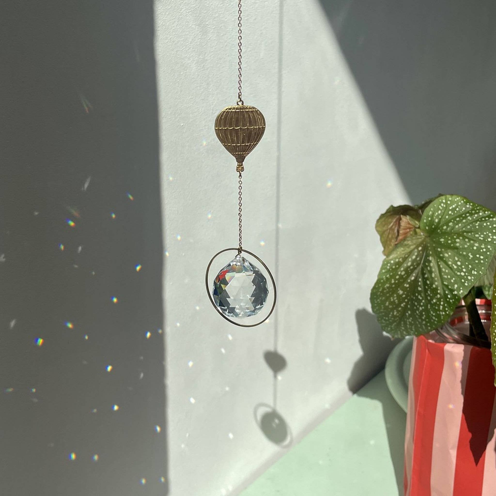 von Lani = Jewellry + Suncatchers – Großhandel Sonnenfänger – Suncatcher Ballon/ Lichtfänger / Fensterkristall / Prisma1