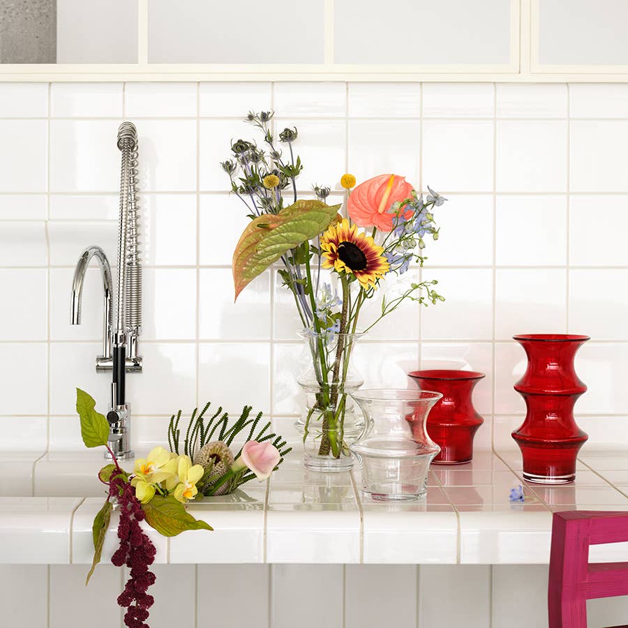 Kosta Boda - Wholesale Vase - Pagod Vase Red Small2