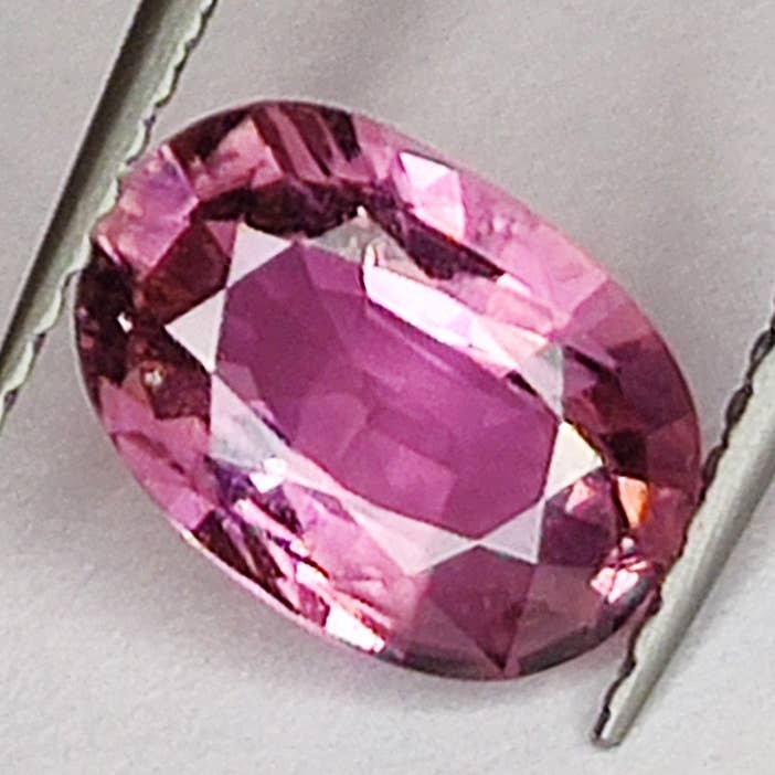 Rubellite tormalina 1.43 ct ovale dimensione 8x6mm per la vendita all'ingrosso da parte di Naturjoya