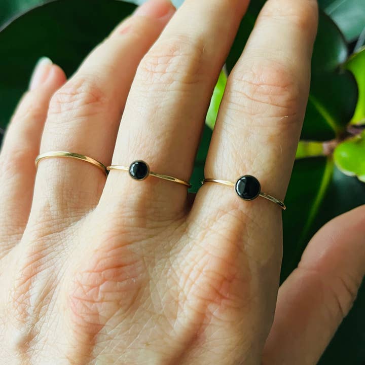 ONYX 5MM EDELSTEINRING für den Großhandel von Siren Jewelry