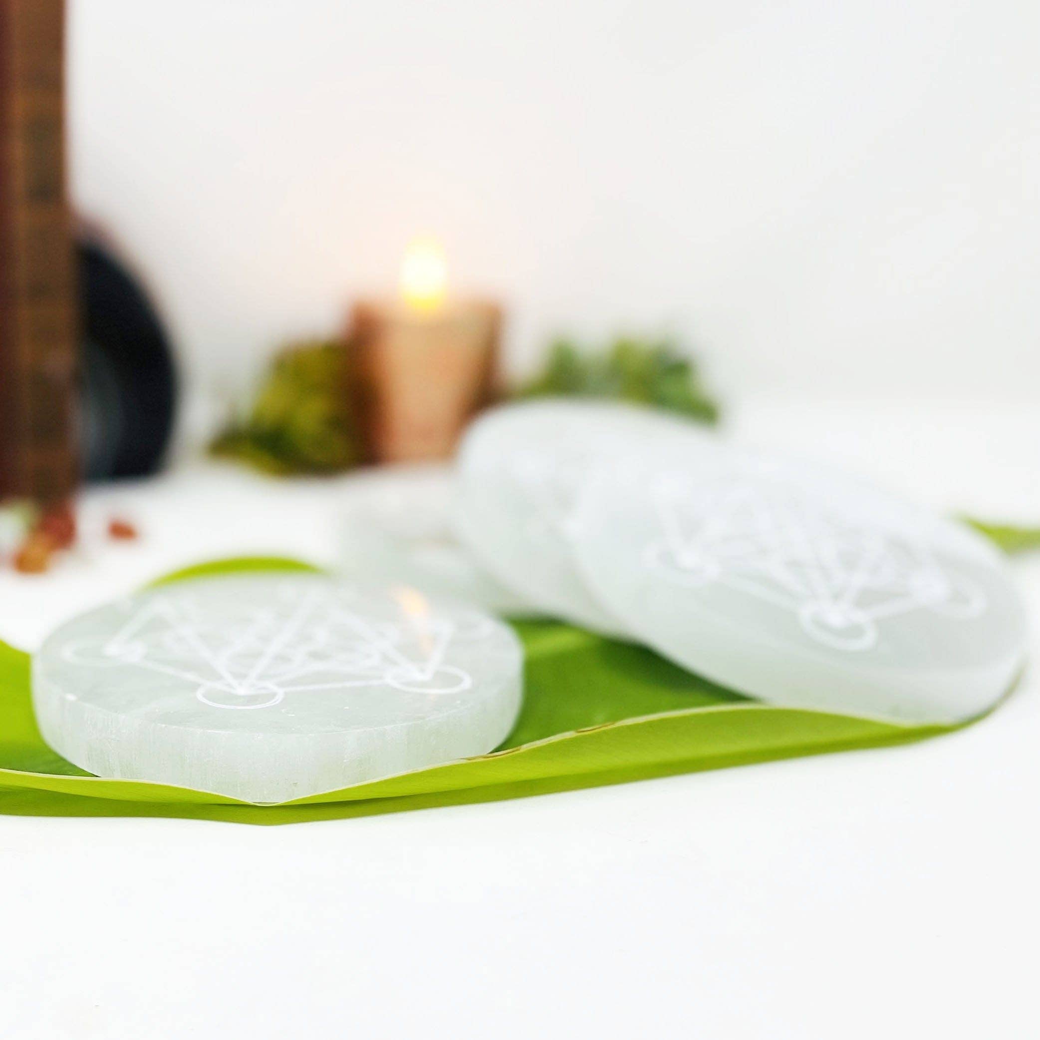 Rock Paradise - Wholesale Crystal Charging Plate - Crystal Selenite Round Engraved Metatron Charging Plate 10cm7