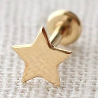 Stjerneflade bag enkeltstiftøreringe i 14k guld for engroshandel hos Kris Nations