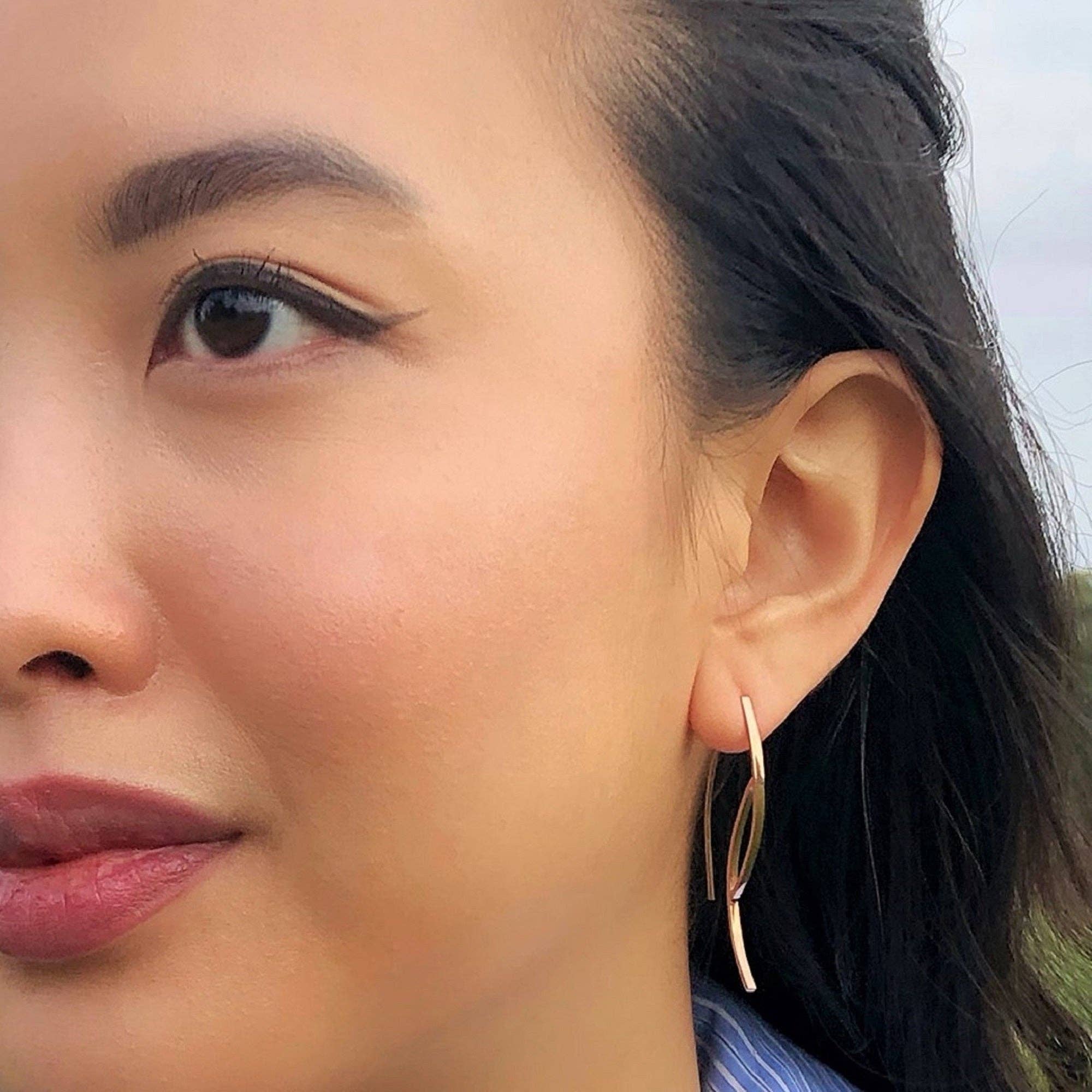 Otis Jaxon London – wholesale Dangle earrings – Ellipse Sterling Silver Drop Earrings2