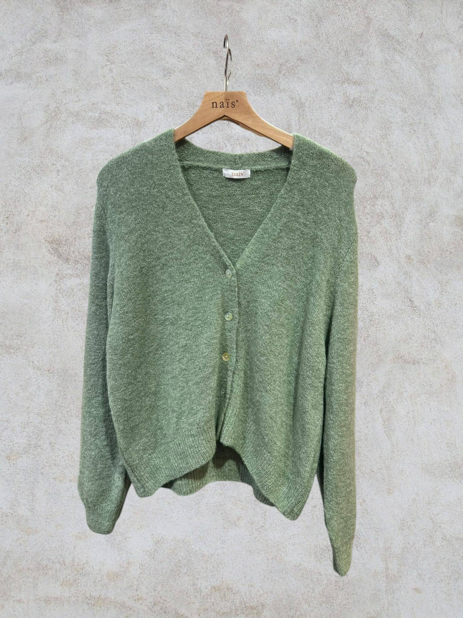 NAÏS PARIS – Engroshandel Cardigan - Dame – Kort v-hals cardigan med knapper i superfin alpaka12