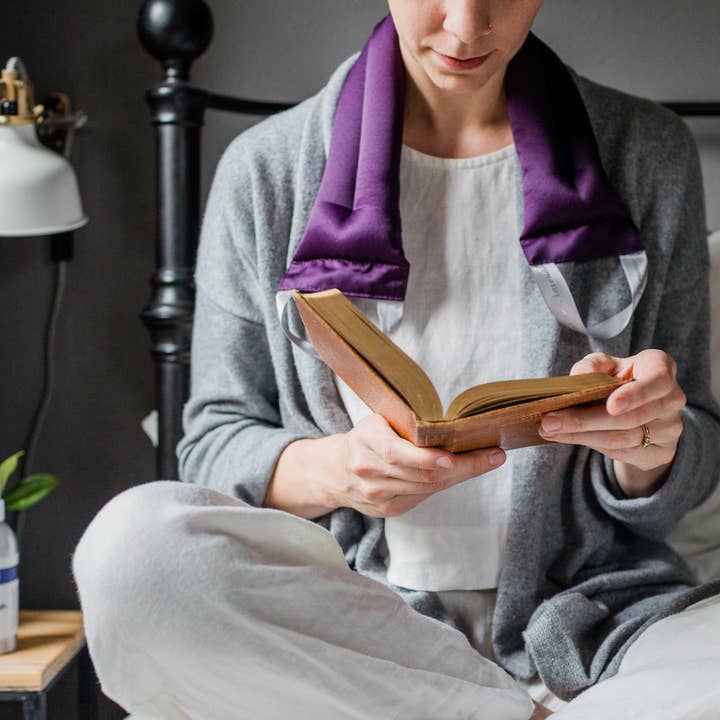 Victoria's Lavender, LLC - Wholesale Hot/Cold Compress - Neck Wrap in gift bag - dark purple1