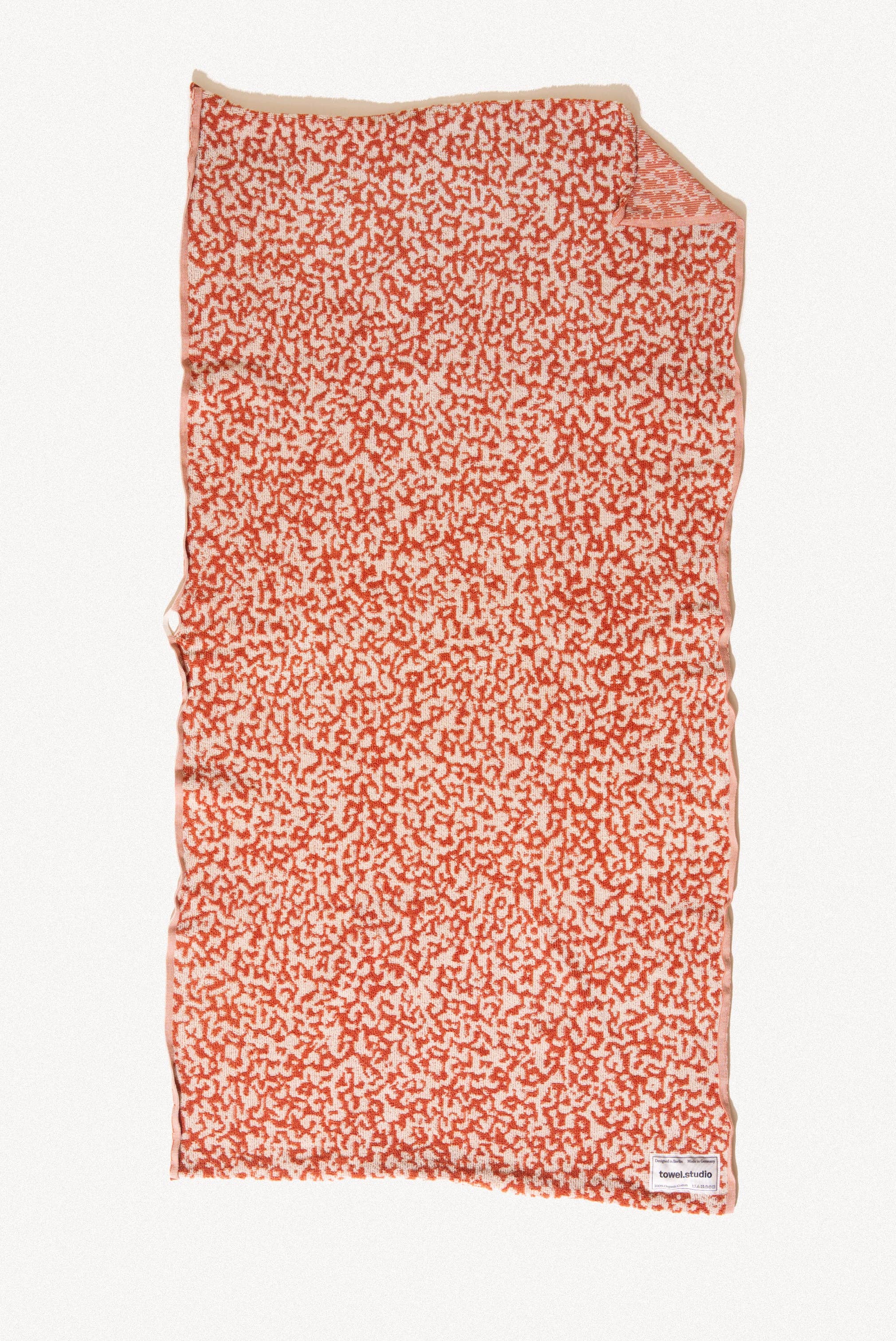 towel.studio - Wholesale Bath Towel - Noisy Camo Bath Towel | Salamander0