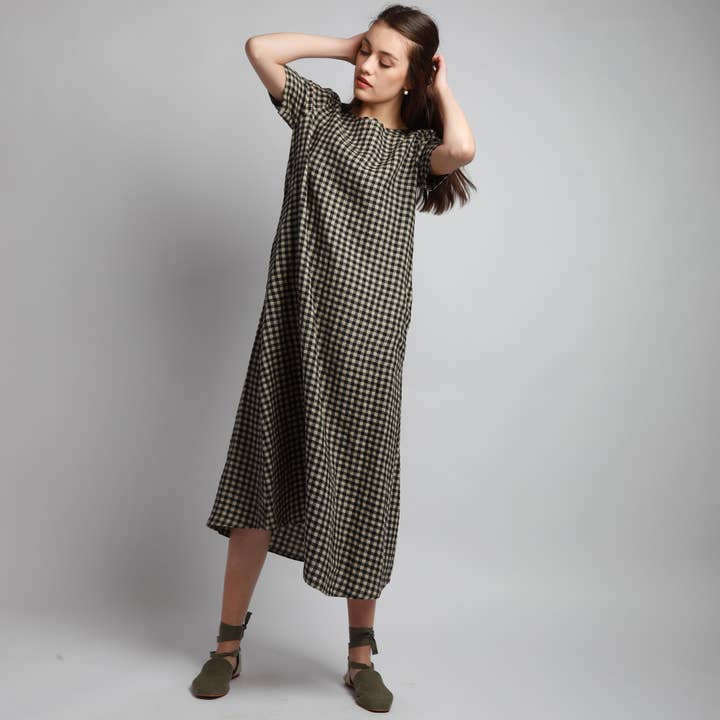 ZOE Maxikleid aus Leinen mit leicht ausgestelltem Schnitt und kurzen Ärmeln für den Großhandel von Knotium