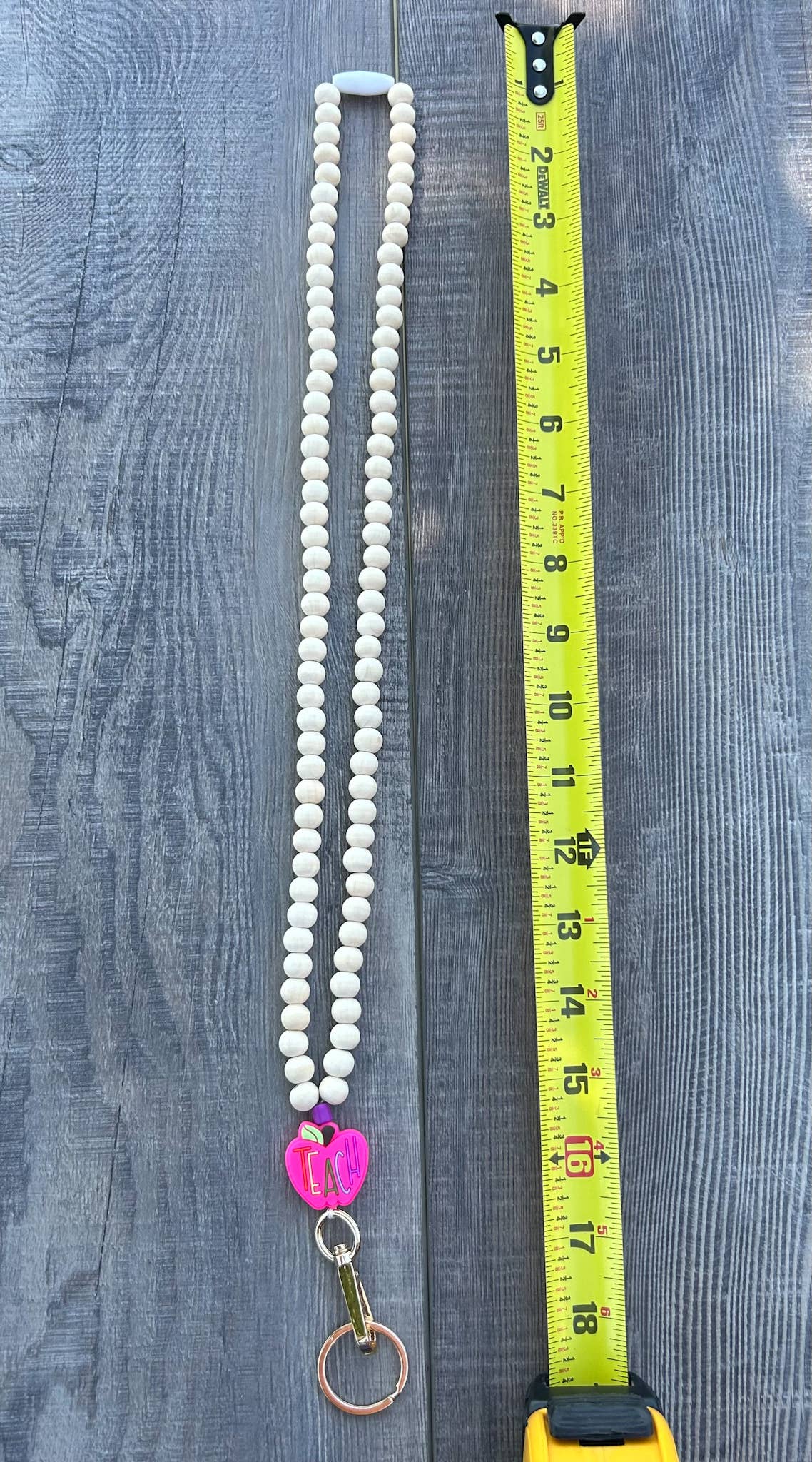 JILLIAN INK LLC - Vente Lanière – femme - Cordon Apple Teach rose avec fermoir détachable2