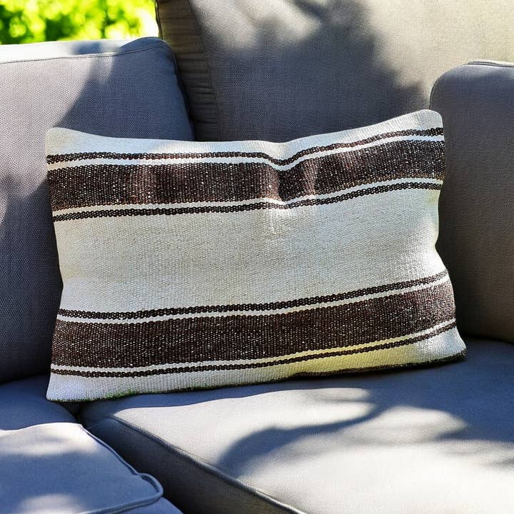 Coussin kilim anatolien fait main - 40x60 cm pour la vente par Artisan by MF