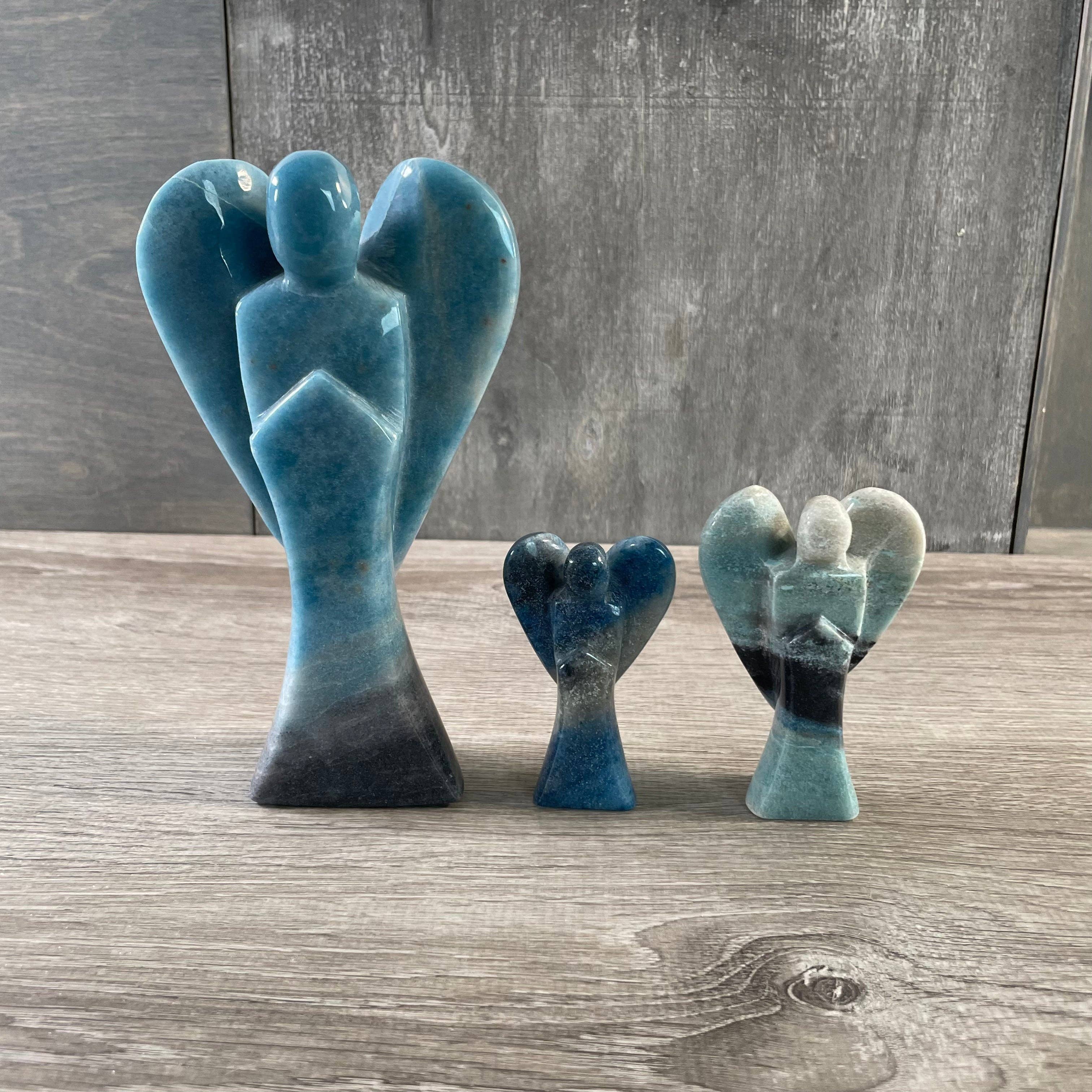 Keystone Crystals - Vente Pierre et cristal de spiritualité - Lot de 3 grandes figurines d'anges en pierres précieuses sculptées2