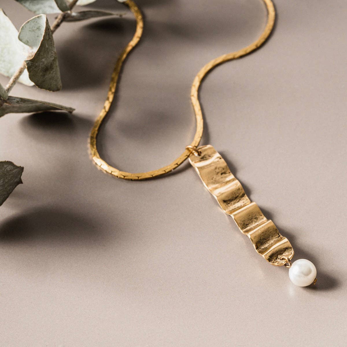 Tilly Doro – Engroshandel Halskæde med vedhæng – bølge & perle halskæde1