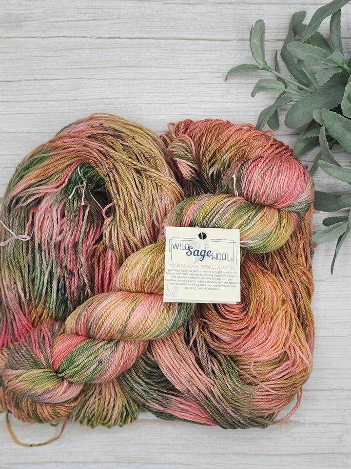 Rosewood Grove - Fingering Garn | Färbung auf Bestellung für den Großhandel von Wild Sage Wool