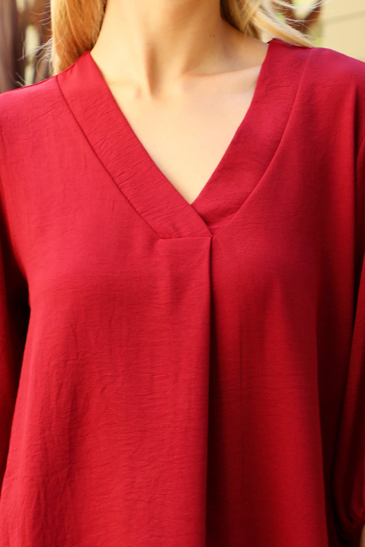 You & Me – wholesale Blouse – Women’s – YMT20085V-V-NECK BAND ELASTIC TUNNEL SLEEVE WOVEN TOP - FALL34