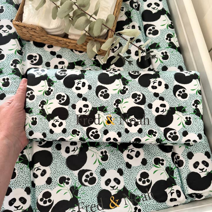 Fred & Noah – wholesale Blöjbytesmatta - Baby – Panda Skötmatta