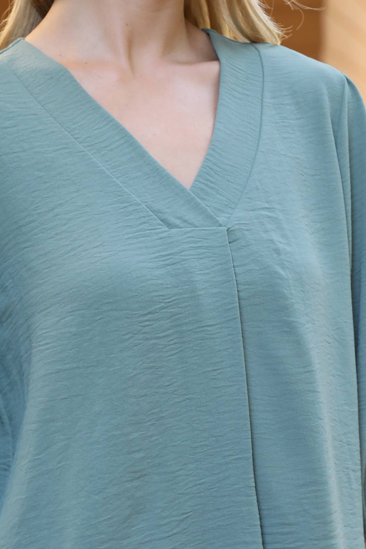 You & Me – wholesale Blouse – Women’s – YMT20085V-V-NECK BAND ELASTIC TUNNEL SLEEVE WOVEN TOP - FALL19