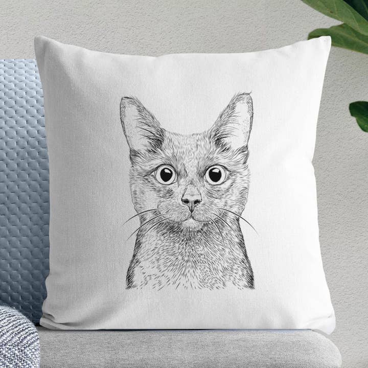 Housse de coussin Shadow le chat noir pour la vente par Inkopious