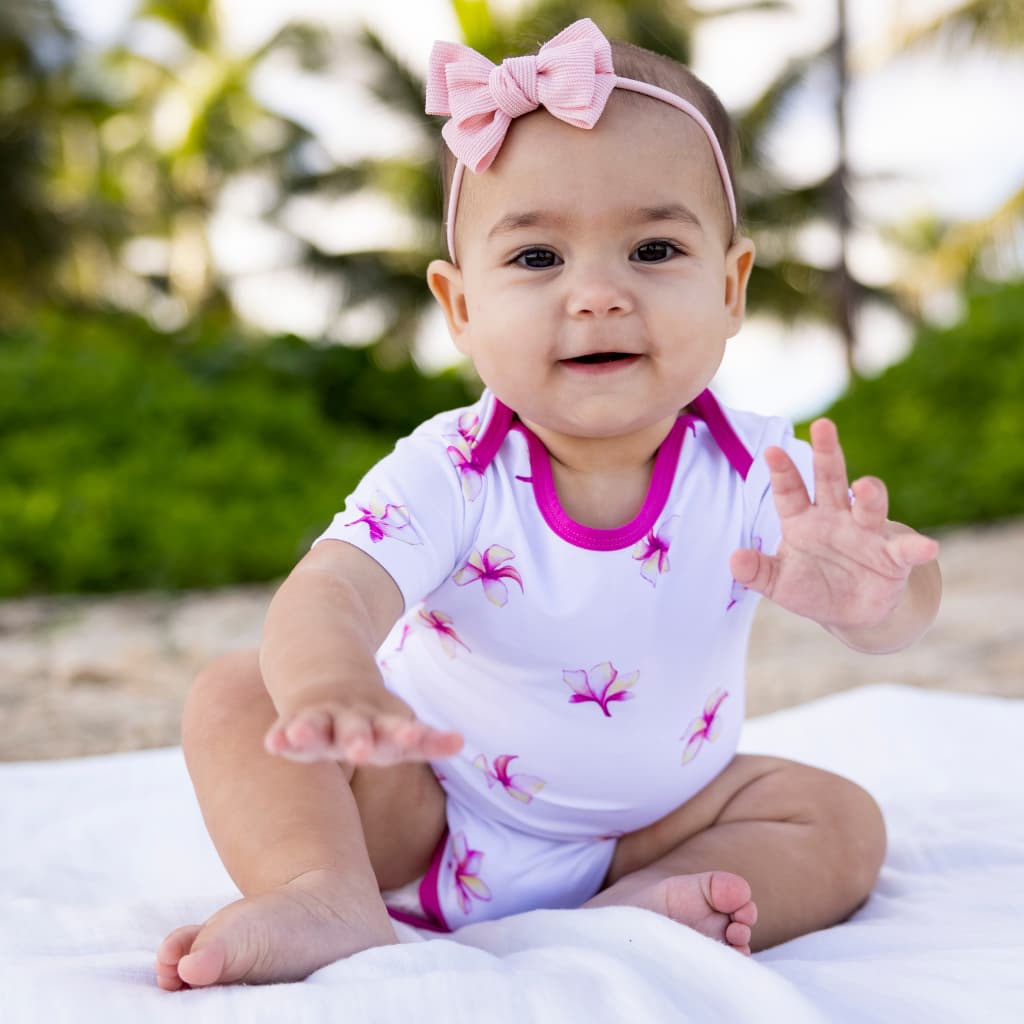 Coco Moon - Wholesale Rompertje - Baby - Plumeria Bamboe Onesie1