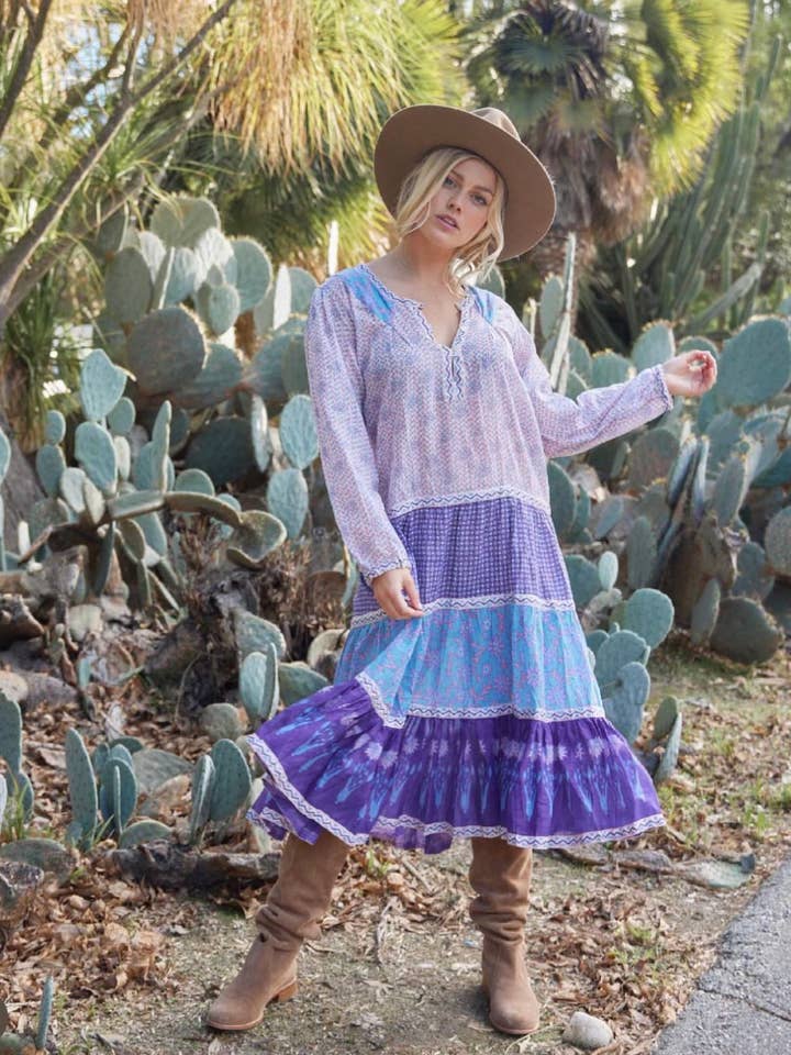 Cora Trykt Midi Kjole Patchwork Lilla for engroshandel hos Blue Boheme